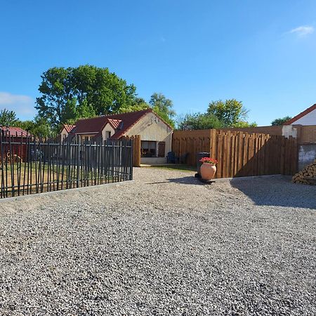 Revedelac Meuble Tout Confort Bremes Bagian luar foto