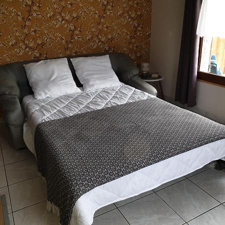 Revedelac Meuble Tout Confort Bremes Bagian luar foto